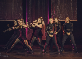 HipHop Commercial bij MOVES102 House of Dance & Workouts HipHop Teens & Adults dansles bij dansschool MOVES102 in Venlo  MOVES102 House of Dance & Workouts  Dansen en sporten in Venlo